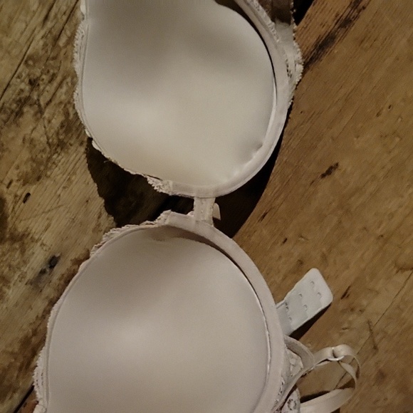 Victoria's Secret Angels 36C padded underwire bra. Creates amazing cleavage! - Picture 3 of 6